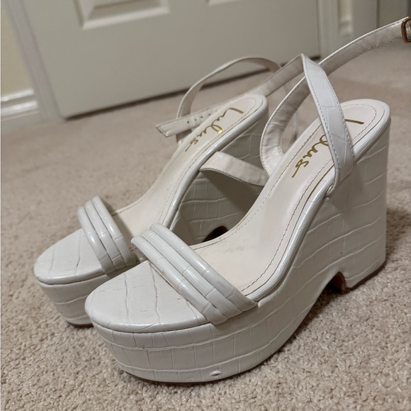 Lulus Shoes - Lulu's Croc-Embossed White Platform Sandals
